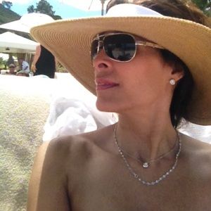 Meet your Posher, Ommid